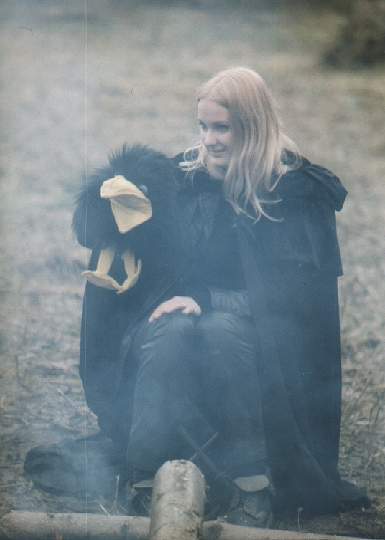 13-Rabenfrau.jpg (17642 Byte)