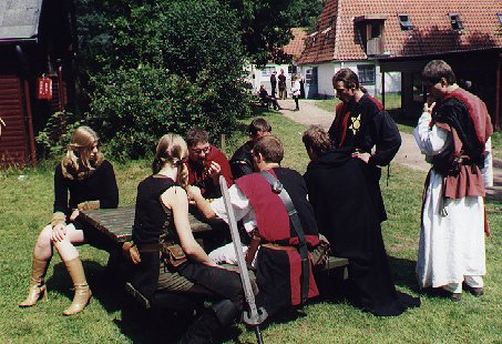 Spieltisch.jpg (58731 Byte)