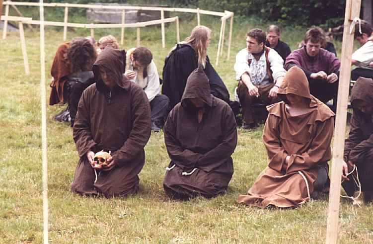 02-07-Moenche.jpg (45388 Byte)