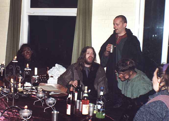 b-35-Singerunde.jpg (28343 Byte)