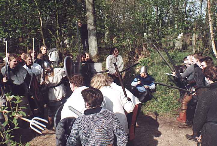 b02-Kampf.jpg (57380 Byte)