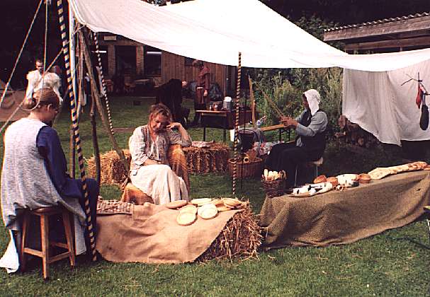 02-32-Holz+Keramik.jpg (51333 Byte)