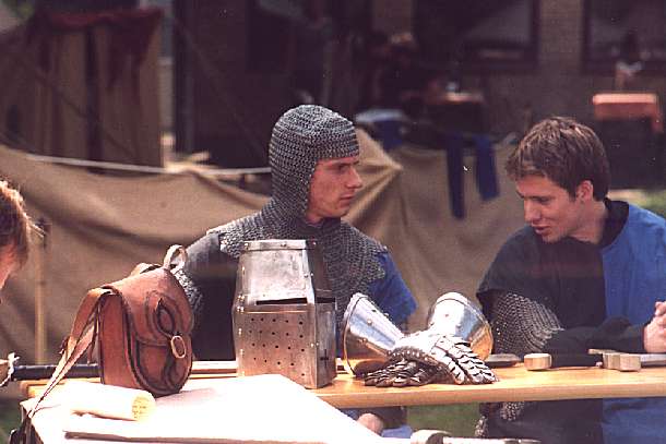 03-32-Ritter.jpg (31353 Byte)