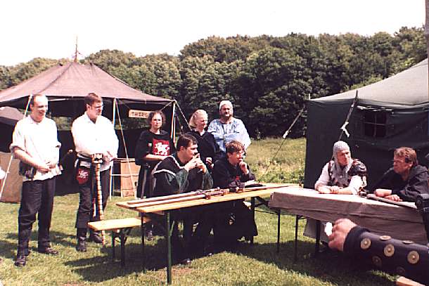 03-34-Gericht.jpg (46035 Byte)