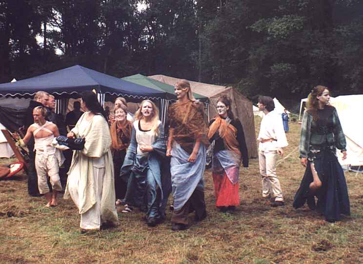 02-33.jpg (46973 Byte)