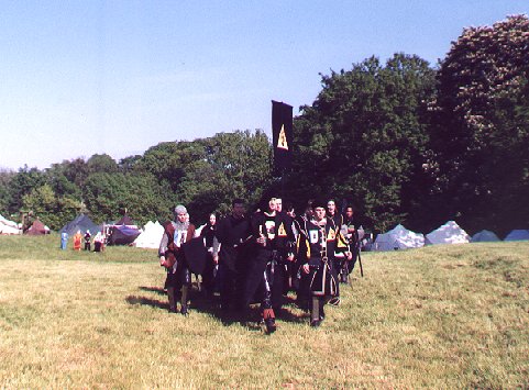 02-14-Truppe-schwarz.jpg (57259 Byte)